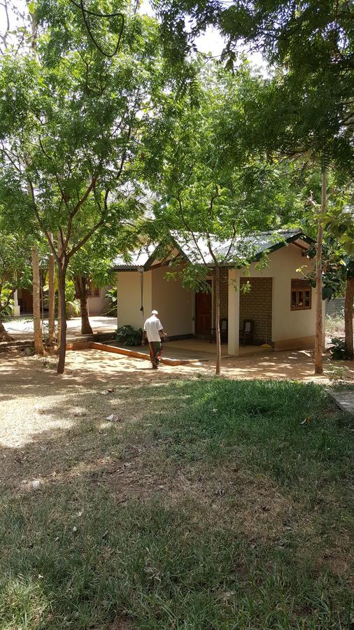 Lokuge Grand Resort Kataragama Εξωτερικό φωτογραφία