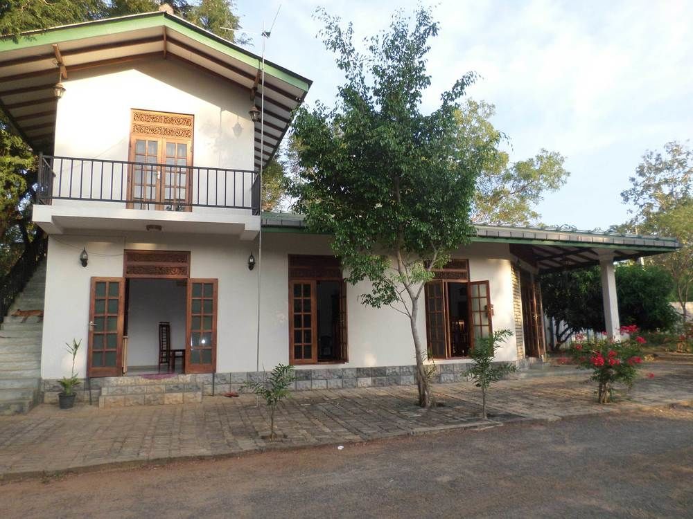 Lokuge Grand Resort Kataragama Εξωτερικό φωτογραφία